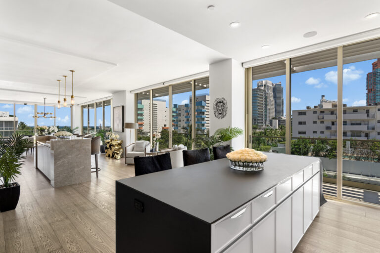 300 collins ave-16