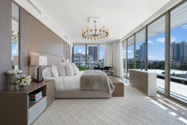 300 collins ave-21