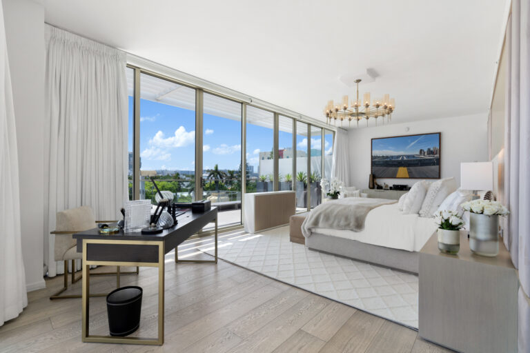 300 collins ave-22