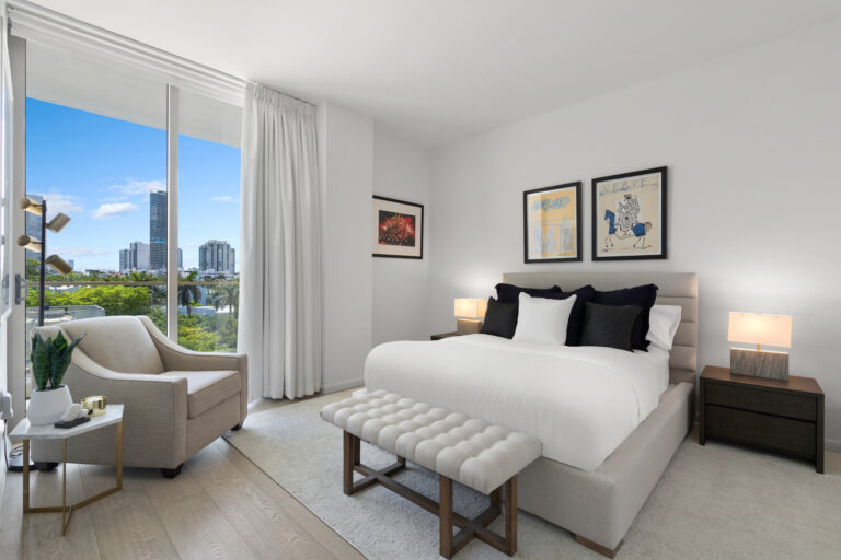 300 collins ave-32